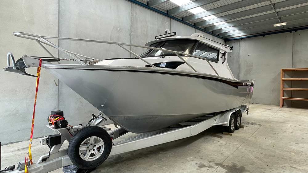 Garmin PS70 through-hull sonar on White Pointer 850